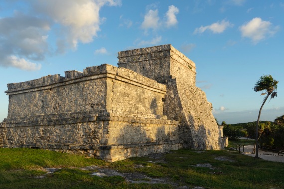 How to Visit The Tulum Mayan Ruins at Sunrise (And Have Them All to Yourself!) / Traveling Lamas / photo by @travelinglamas 