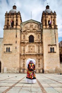 La Catrina: Mexico's Grande Dame of Death / Día de Muertos (Day of the Dead) Photoshoot by @travelinglamas / TravelingLamas.com 