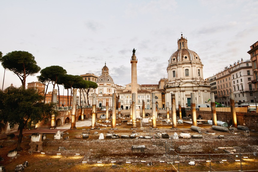 Rome Travel Guide: Best Things to Do & Where to Stay in Italy's Eternal City / TheLamaList.com / Photo by @travelinglamas