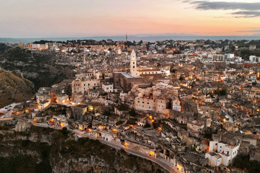 Best Things to Do, Eat & See in Matera: A Travel Guide to Italy's Reawakened City / The Lama List / Photo by @travelinglamas