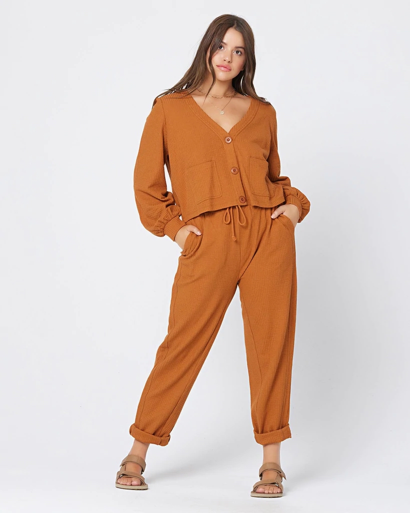 L*Space / 22 Travel-Friendly Loungewear Sets That Are Stylish, Comfortable and Perfect For Your Long-Haul Flight / The Lama List / www.thelamalist.com